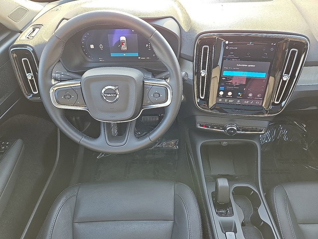 Used 2025 Volvo XC40 B5 Core AWD/4WD image 19