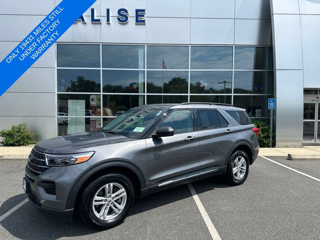 Used 2024 Ford Explorer XLT AWD/4WD image 1
