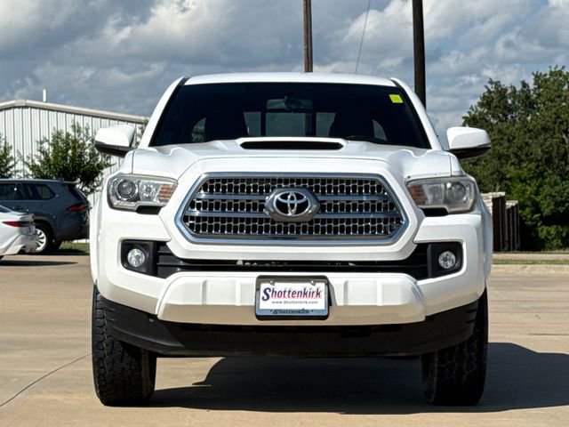 Used 2016 Toyota Tacoma TRD Sport w/ Towing Package RWD image 2