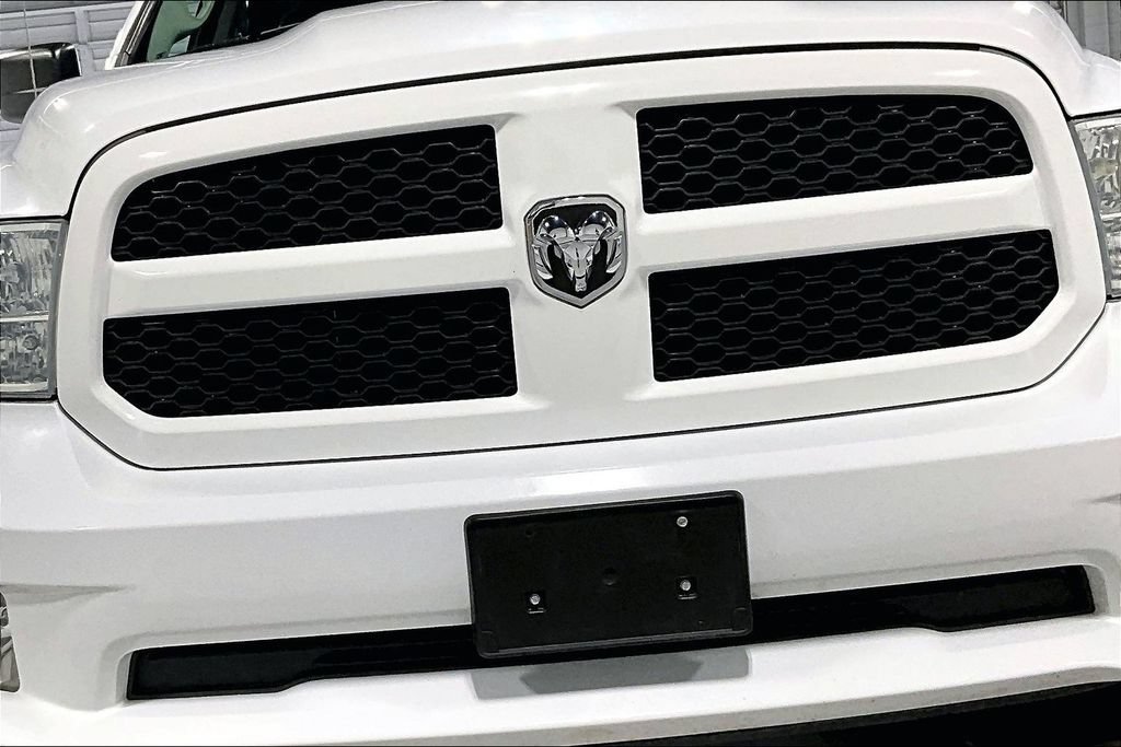 Used 2018 RAM 1500 Express w/ Express Value Package AWD/4WD image 33