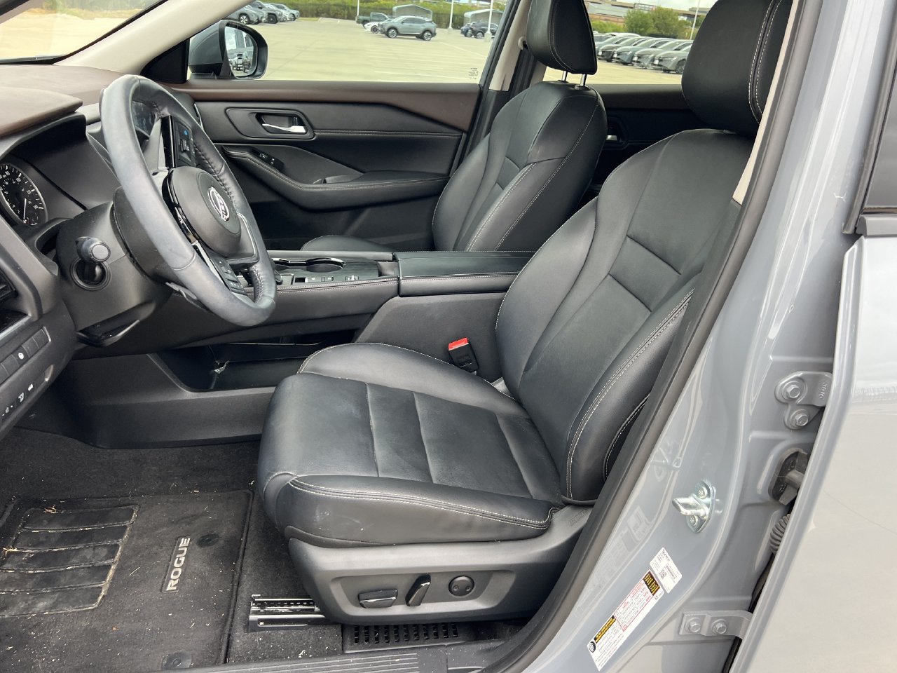 Used 2023 Nissan Rogue SL FWD image 6