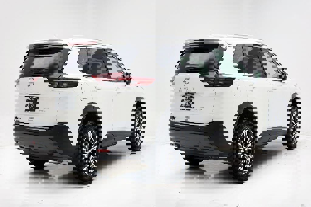 Used 2023 Nissan Rogue SV w/ SV Premium Package image 9