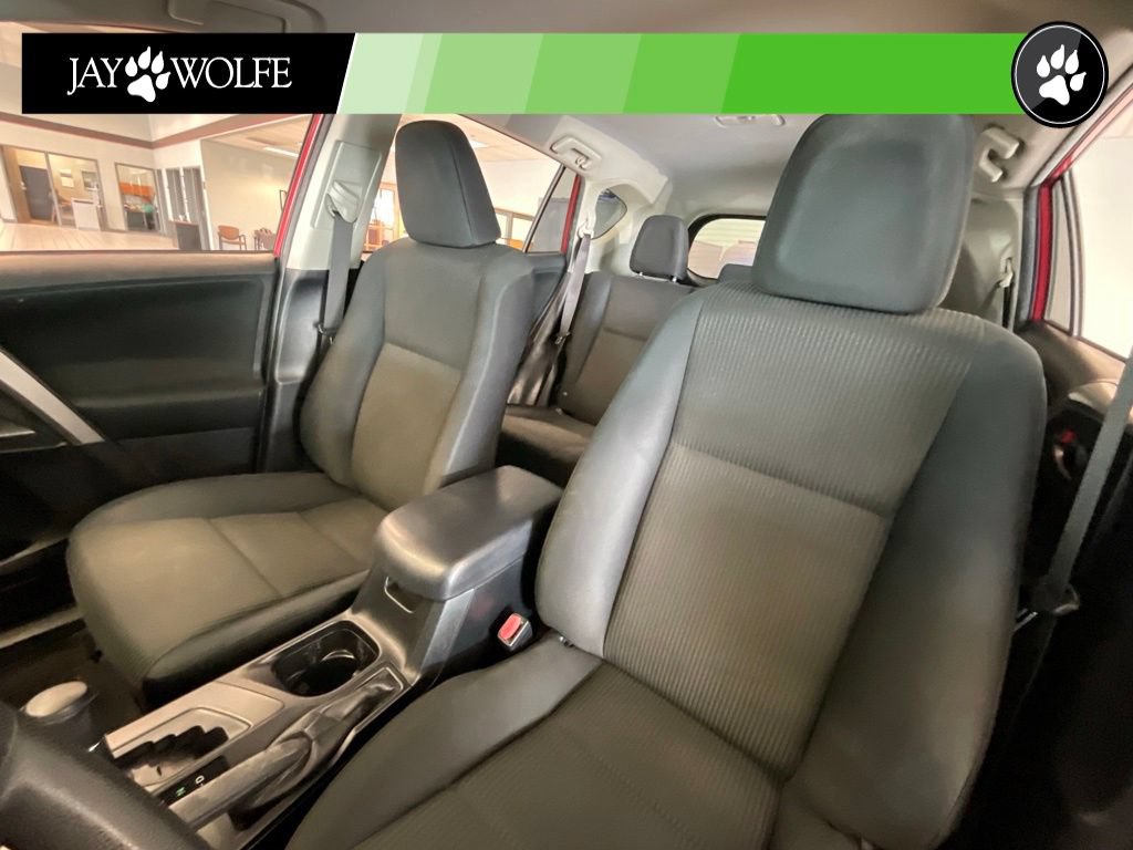 Used 2016 Toyota RAV4 LE AWD/4WD image 10