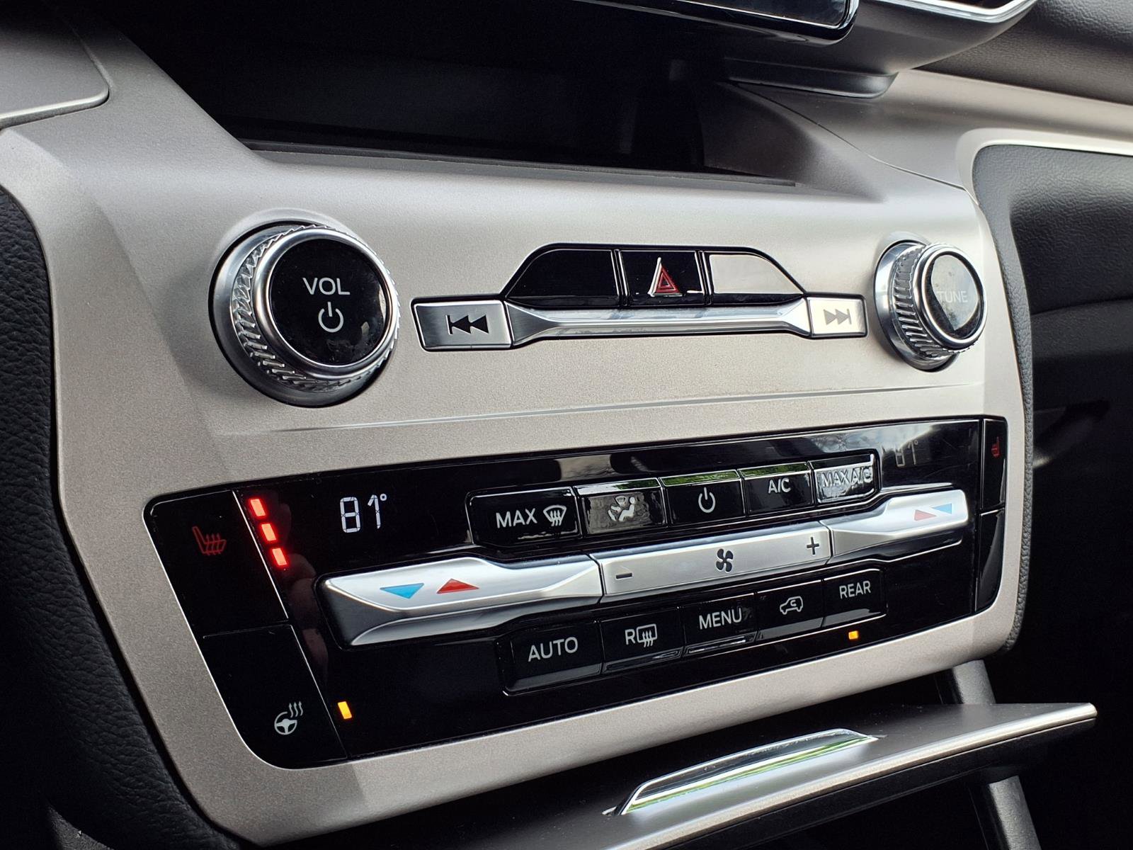 Used 2021 Ford Explorer XLT w/ Equipment Group 202A image 14