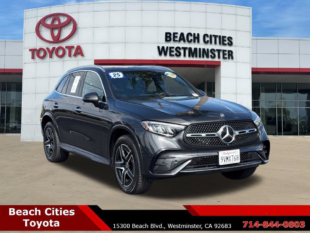 Used 2025 Mercedes-Benz GLC 300 4MATIC image 2