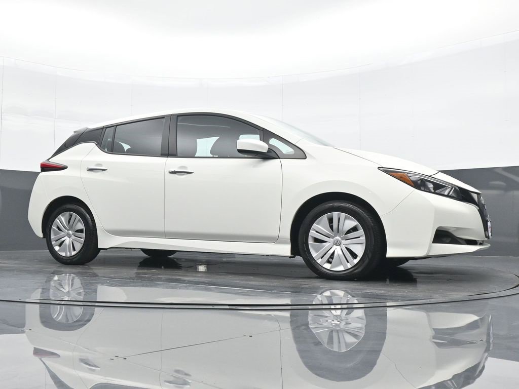 Used 2023 Nissan Leaf S image 23