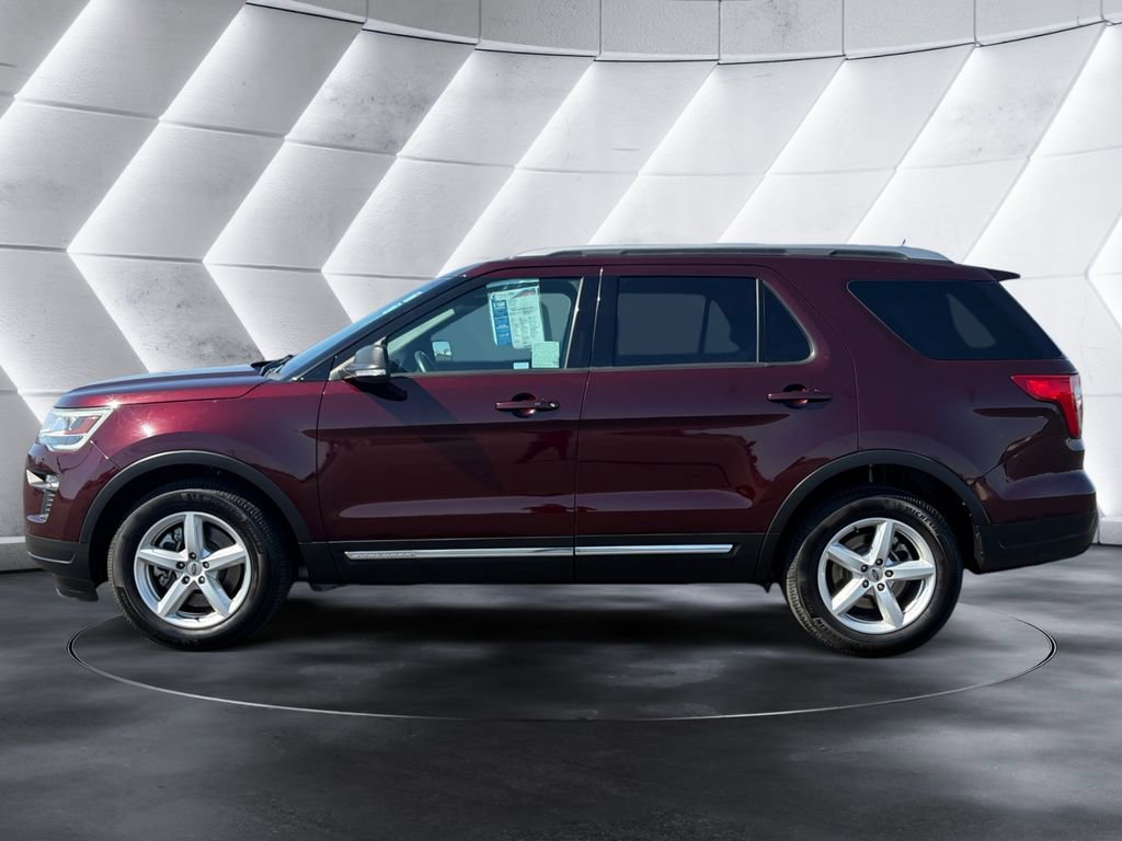 Used 2019 Ford Explorer XLT w/ Equipment Group 202A FWD image 2