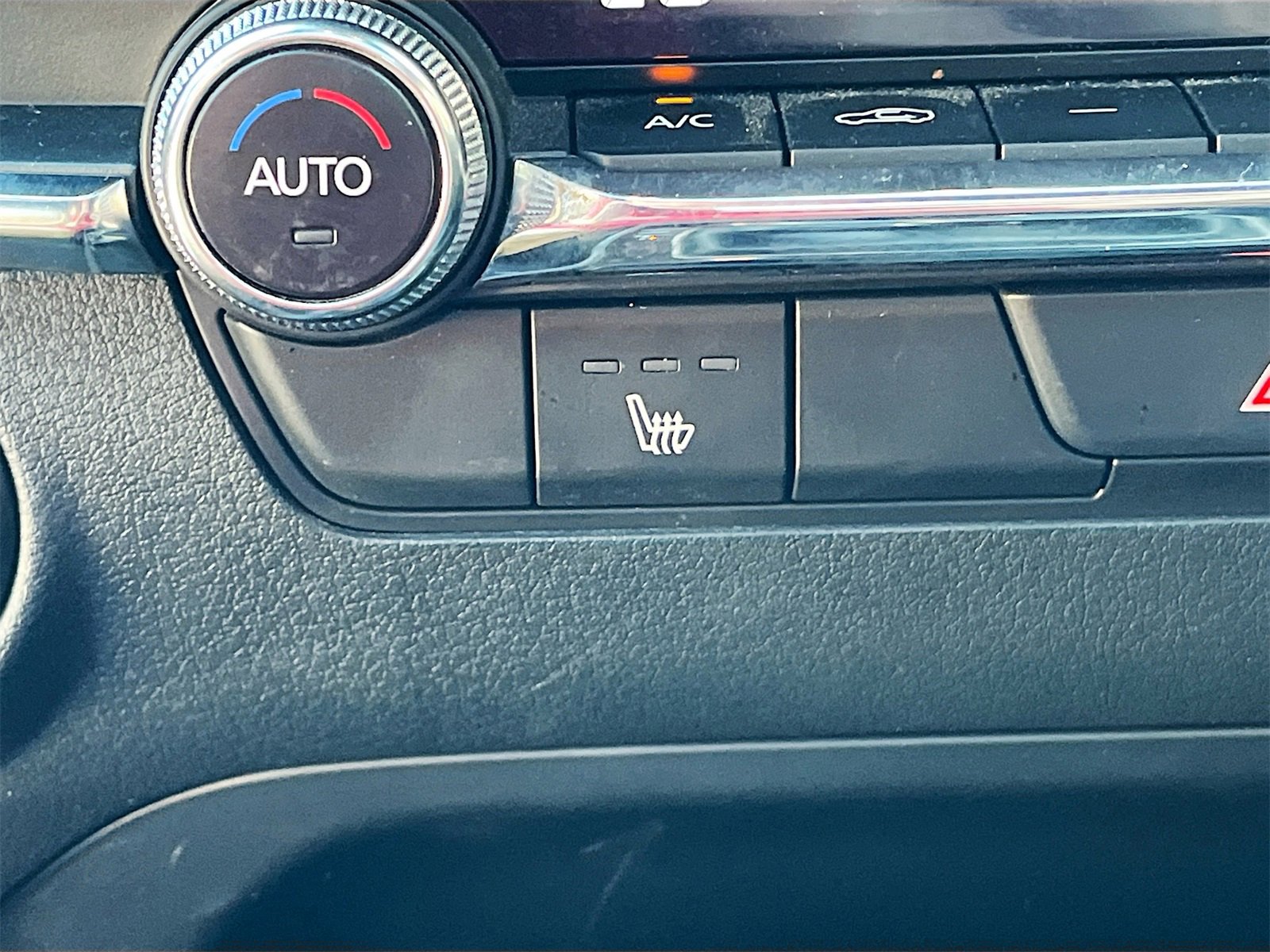 Used 2024 MAZDA MAZDA3 s image 19