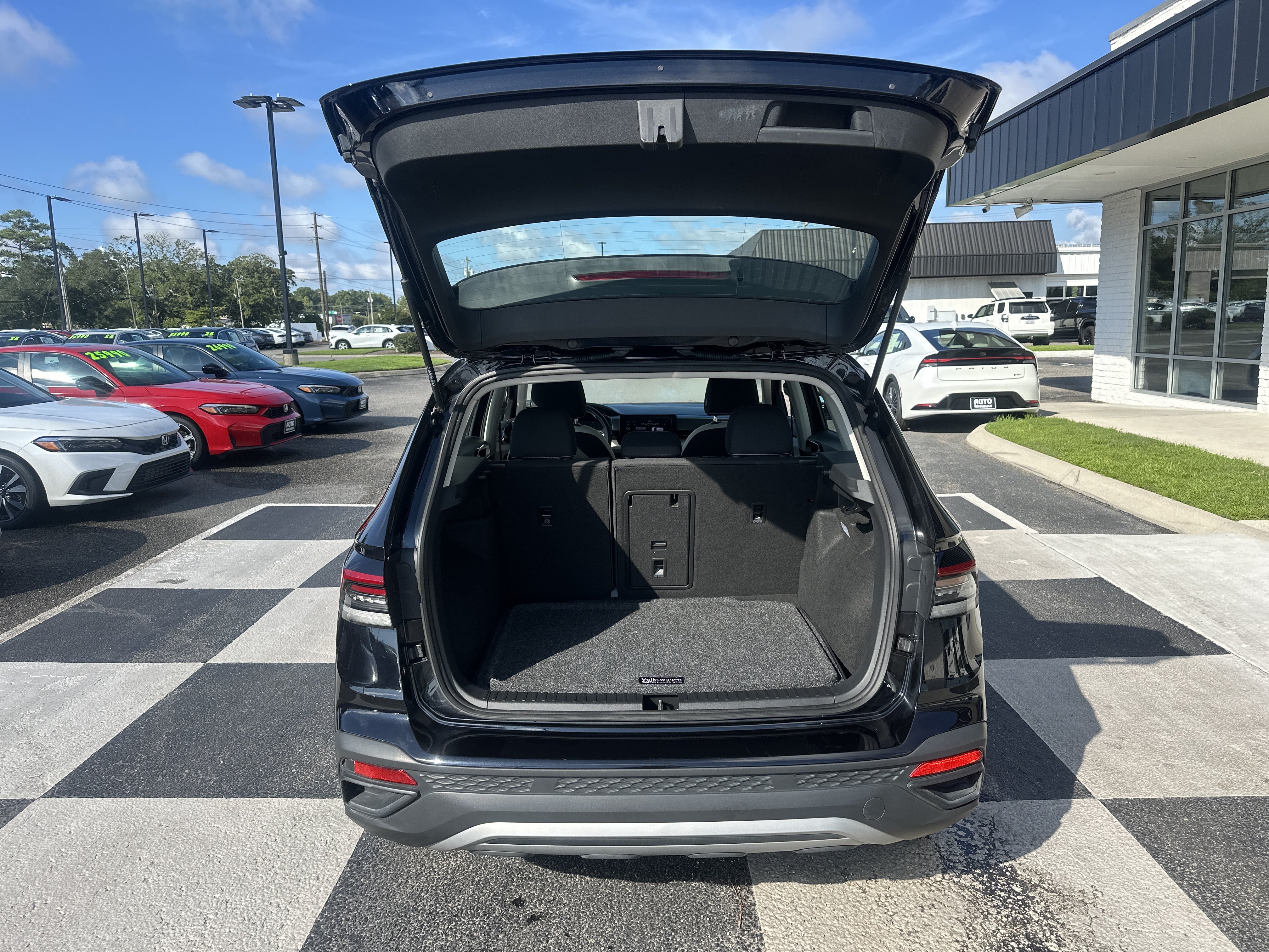 Used 2025 Volkswagen Taos S AWD/4WD image 5