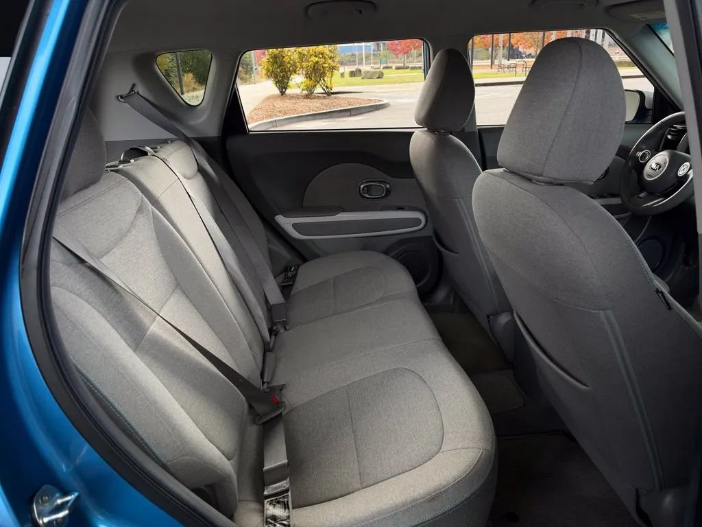Used 2016 Kia Soul EV FWD image 49