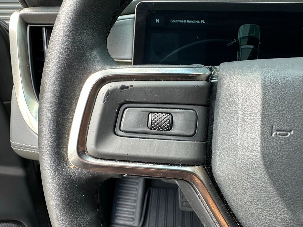 Used 2025 Rivian R1S Adventure image 18