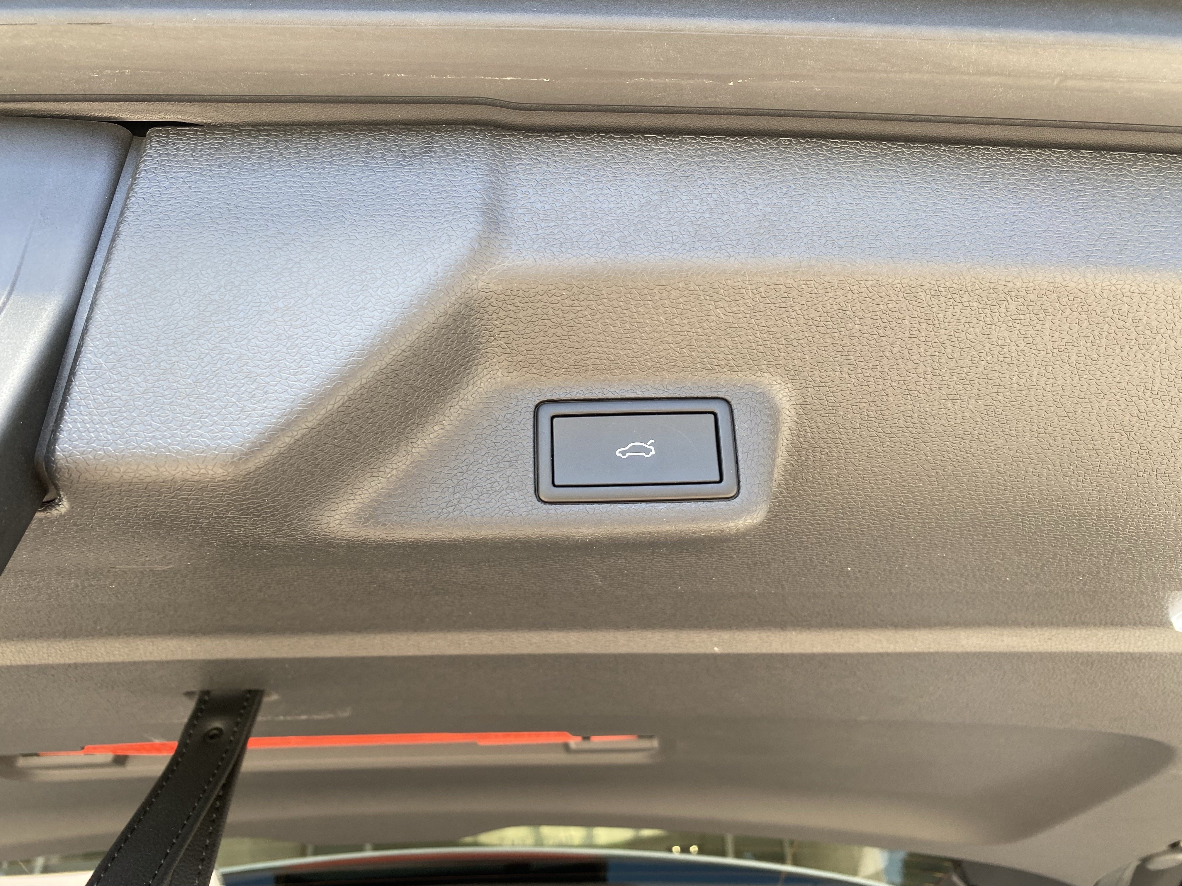 Certified 2025 Volkswagen ID. Buzz 1st Edition RWD image 16