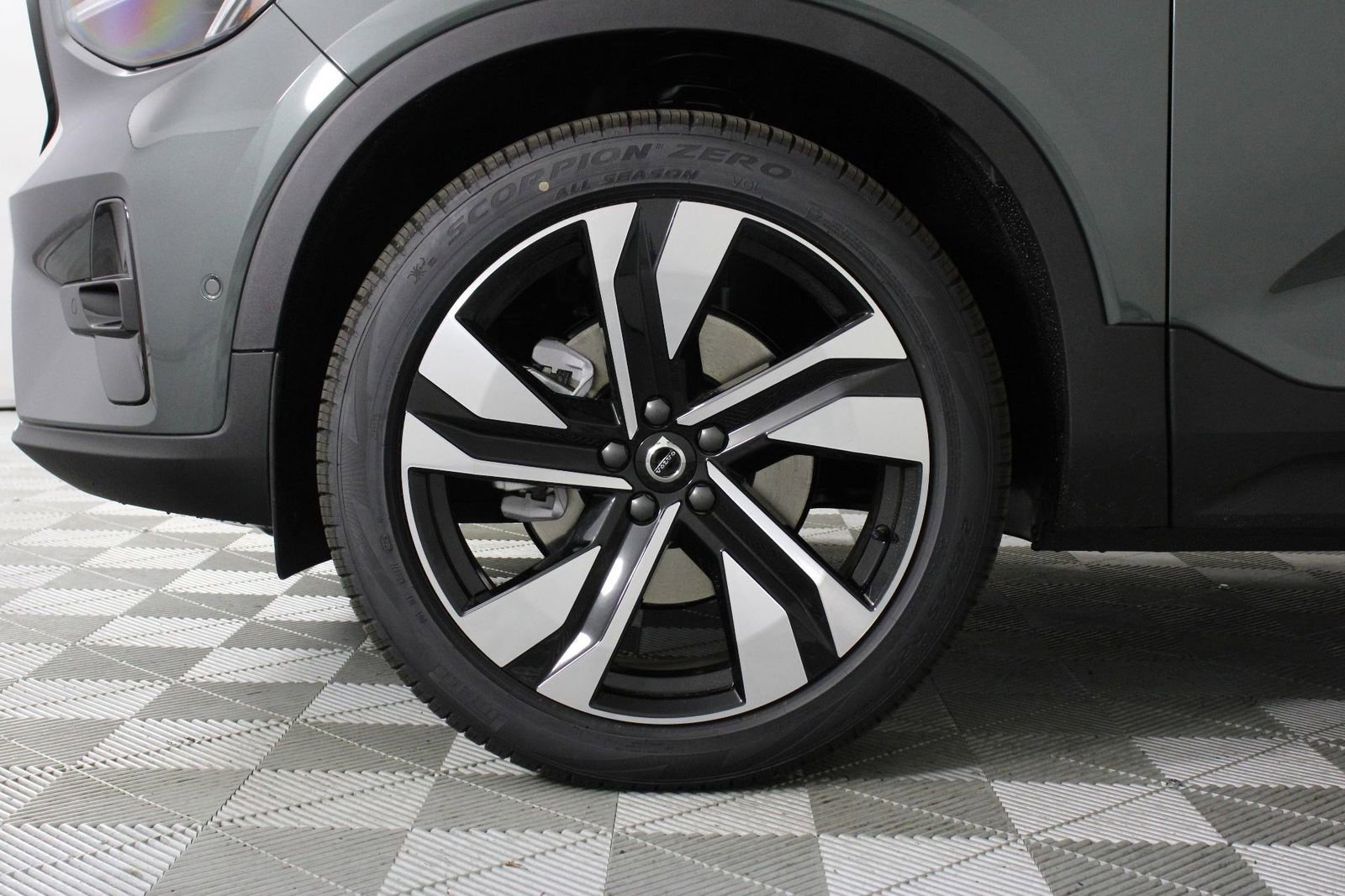 New 2026 Volvo XC40 B4 Plus image 13