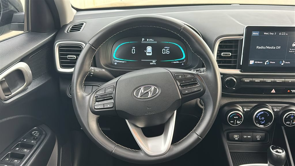 Used 2025 Hyundai Venue SEL FWD image 23