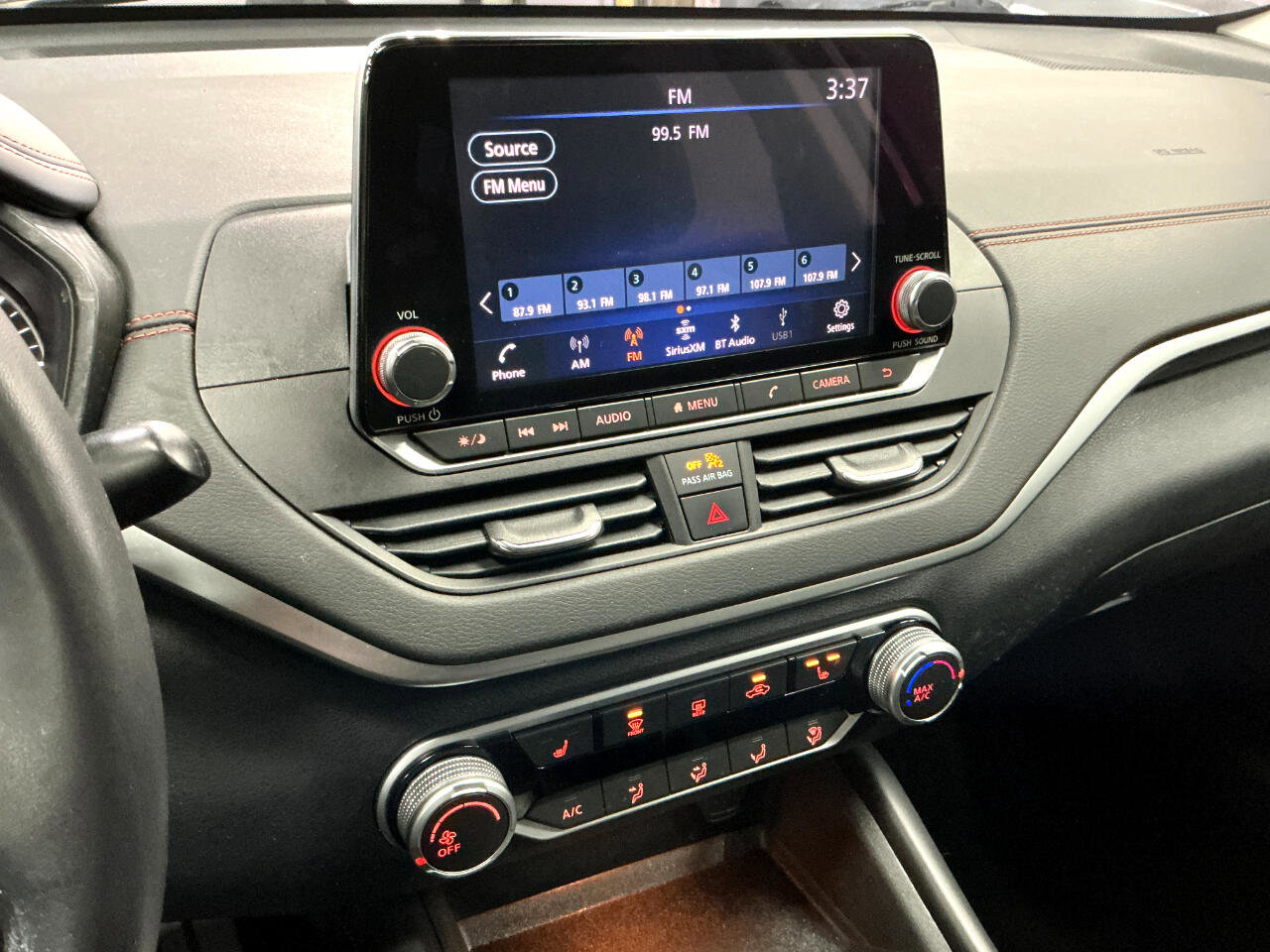 Used 2021 Nissan Altima 2.5 SR w/ SR Premium Package image 17