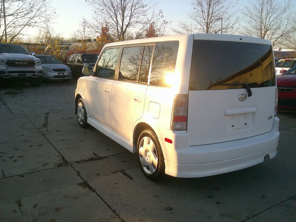 Used 2005 Scion xB Base image 7