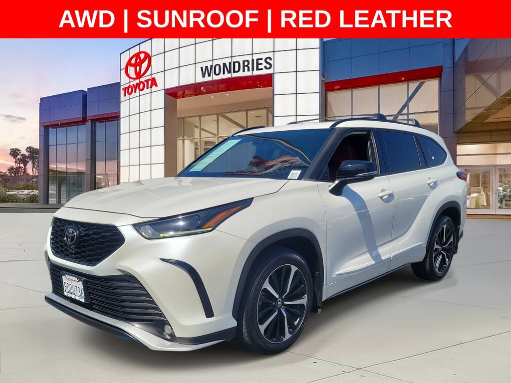 Used 2021 Toyota Highlander XSE AWD/4WD image 2