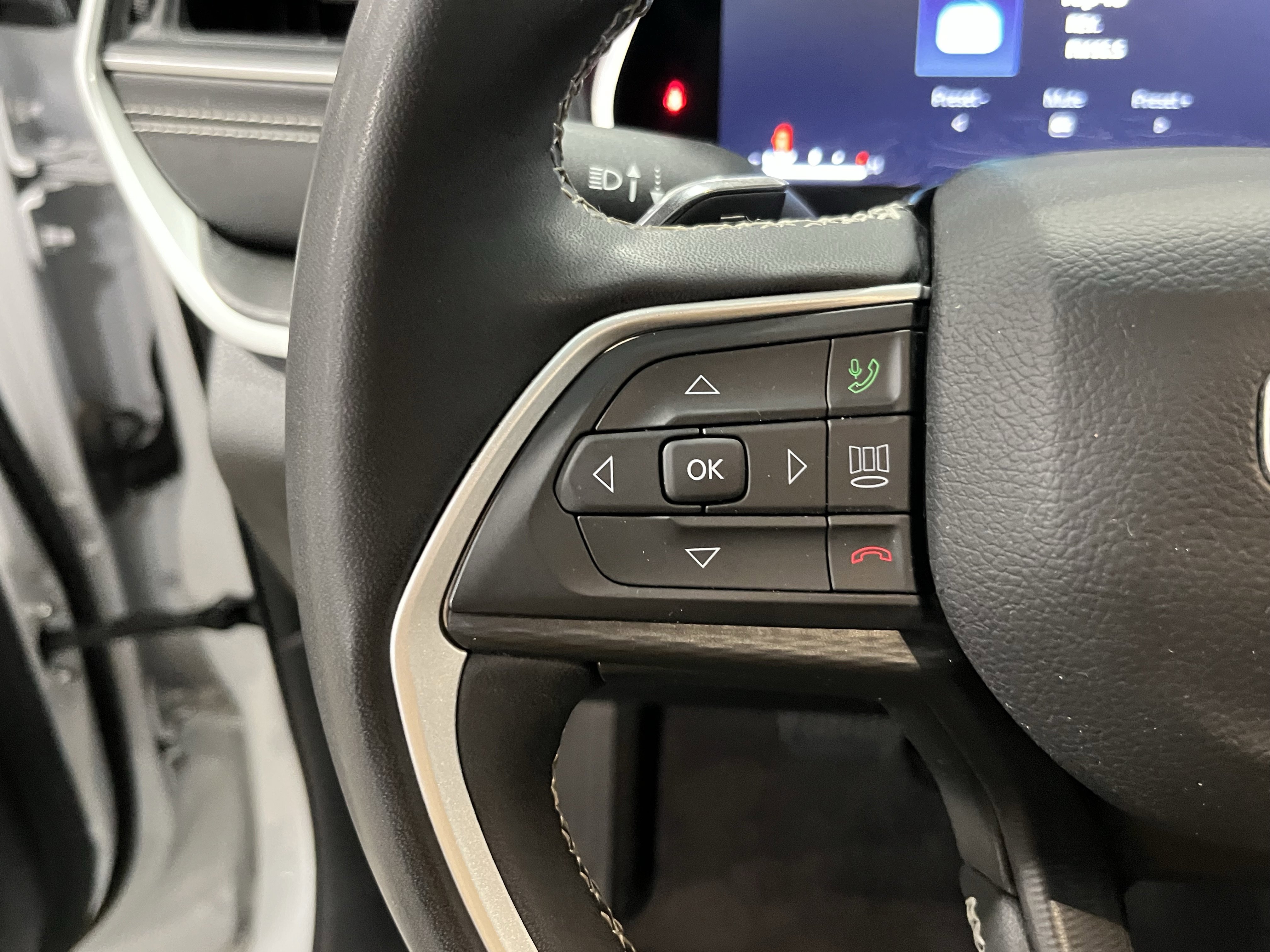 Used 2024 Jeep Grand Cherokee L Laredo image 19