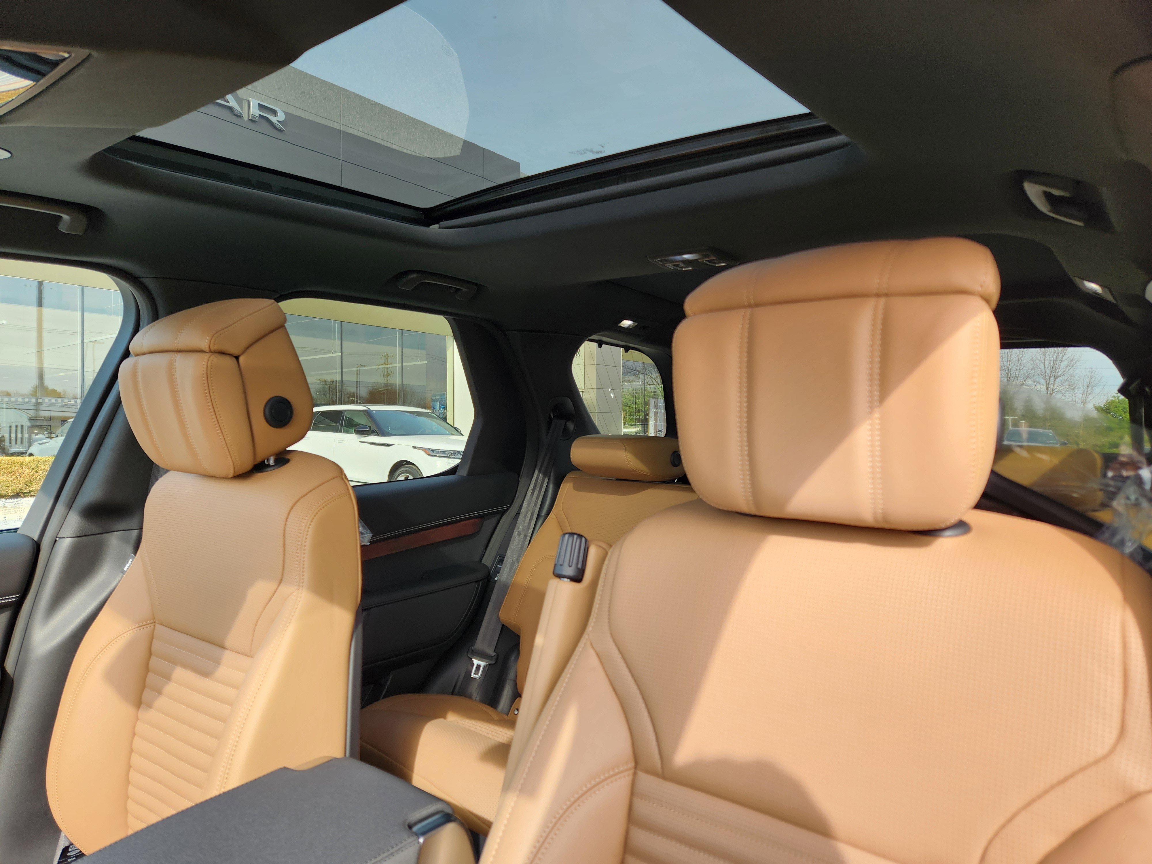 New 2026 Land Rover Discovery Dynamic SE AWD/4WD image 10