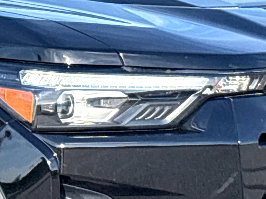 Used 2024 Chevrolet Colorado ZR2 w/ Technology Package image 18