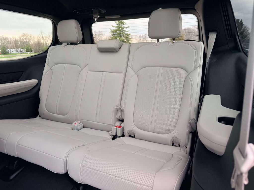 New 2026 Jeep Grand Wagoneer Limited w/ Premium Group II image 8