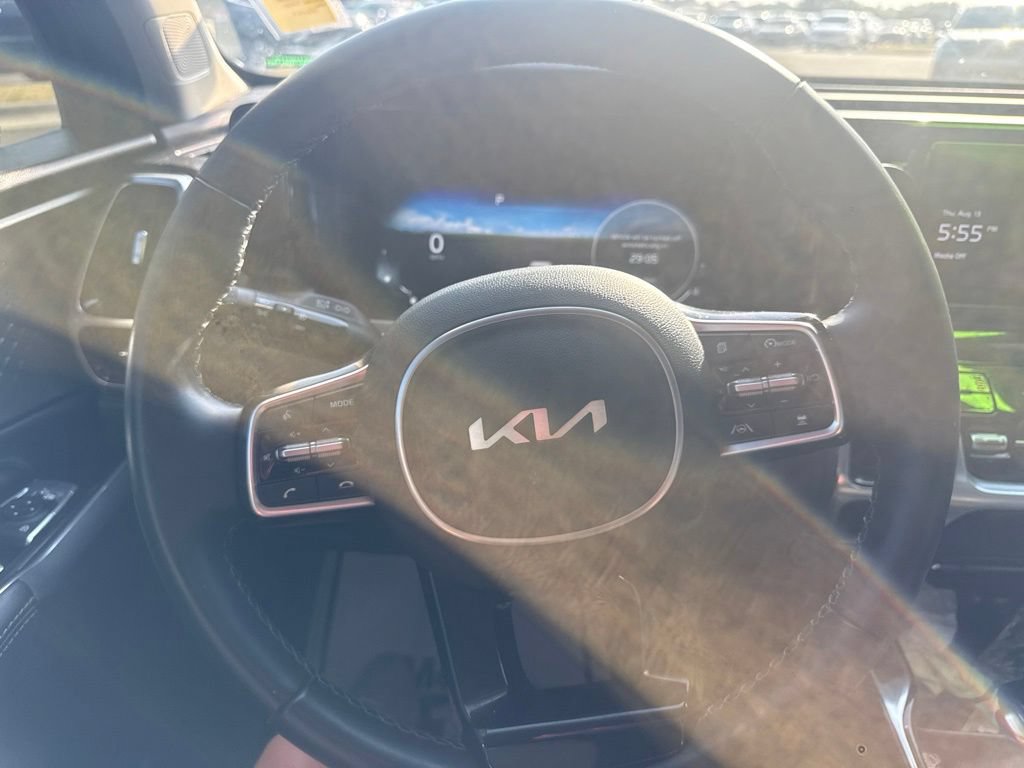 Used 2023 Kia Sorento SX AWD/4WD image 13