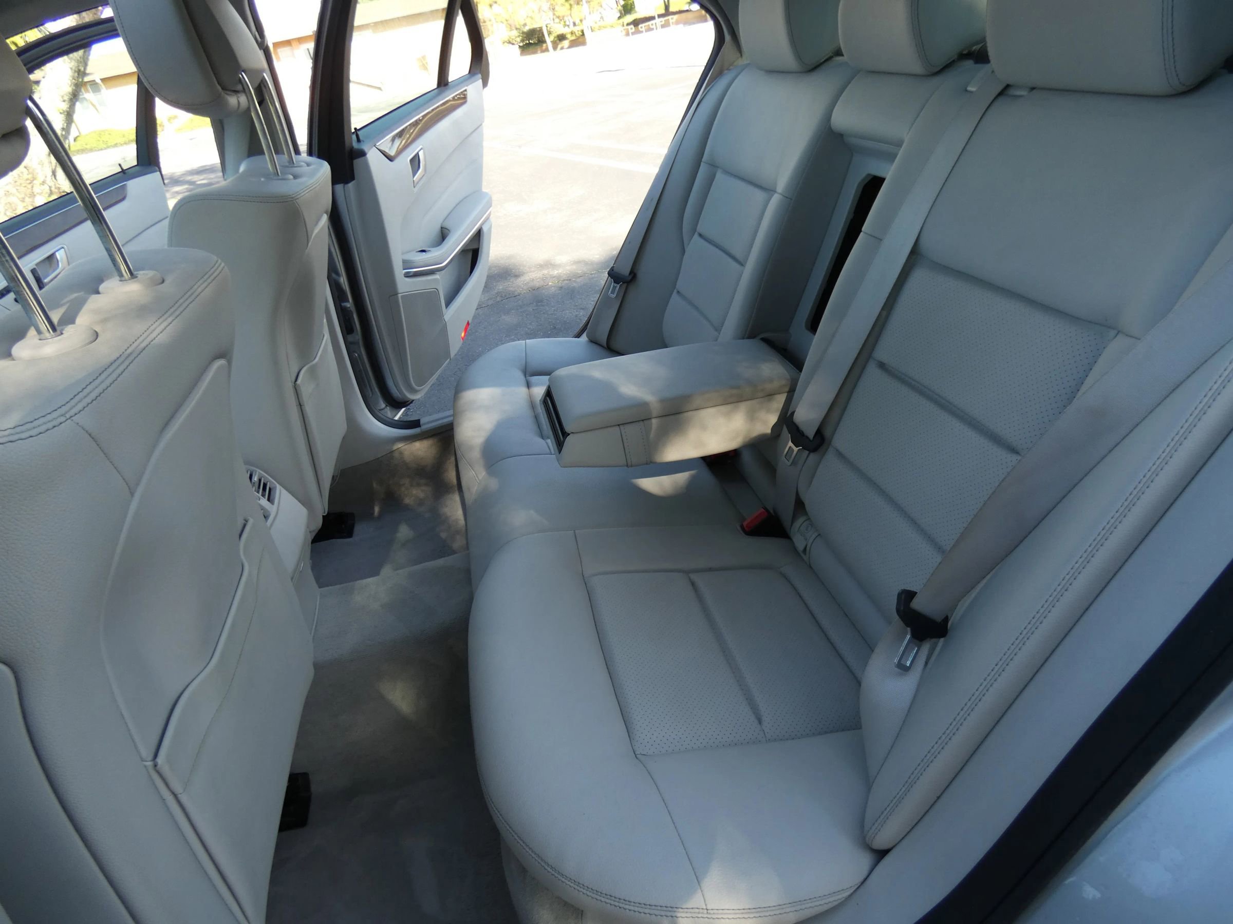 Used 2016 Mercedes-Benz E 350 Sedan w/ Premium Package image 41