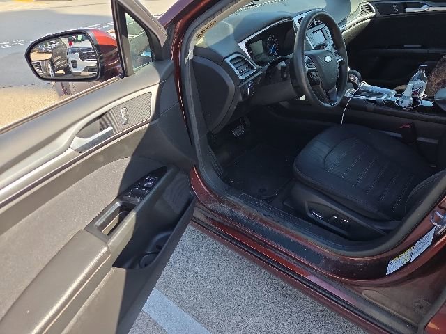 Used 2016 Ford Fusion SE FWD image 13
