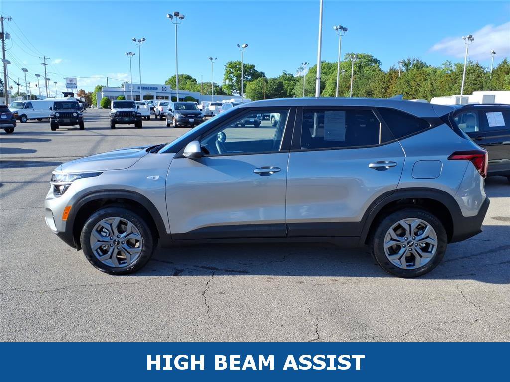Used 2026 Kia Seltos LX AWD/4WD image 6