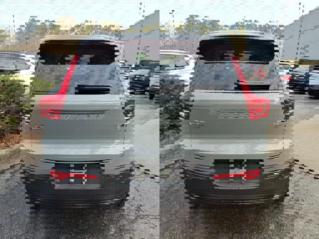 New 2026 Volvo XC40 B5 Plus w/ Protection Package Premier image 4