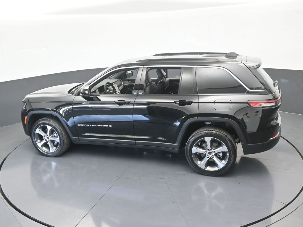 New 2026 Jeep Grand Cherokee Limited RWD image 44