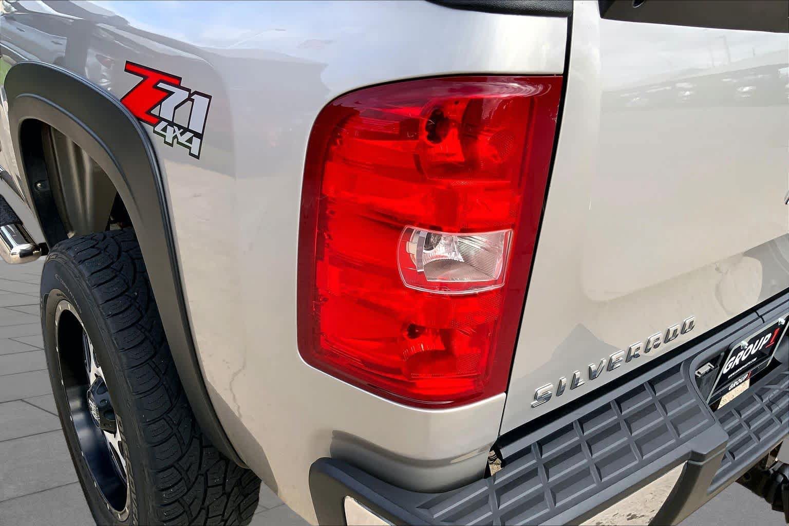 Used 2007 Chevrolet Silverado 1500 LT w/ 1LT Convenience Package AWD/4WD image 27