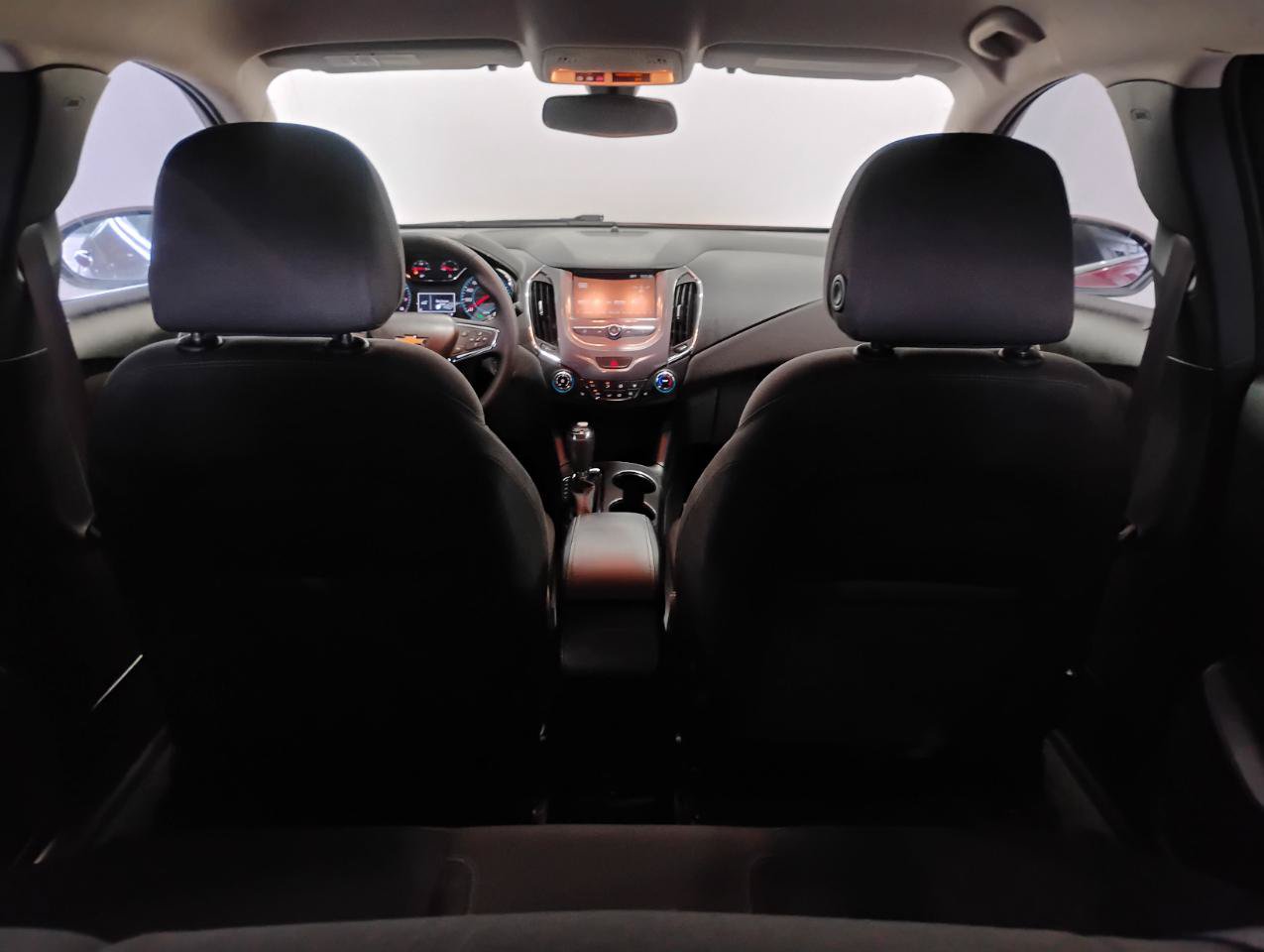 Used 2017 Chevrolet Cruze LT w/ Convenience Package FWD image 9