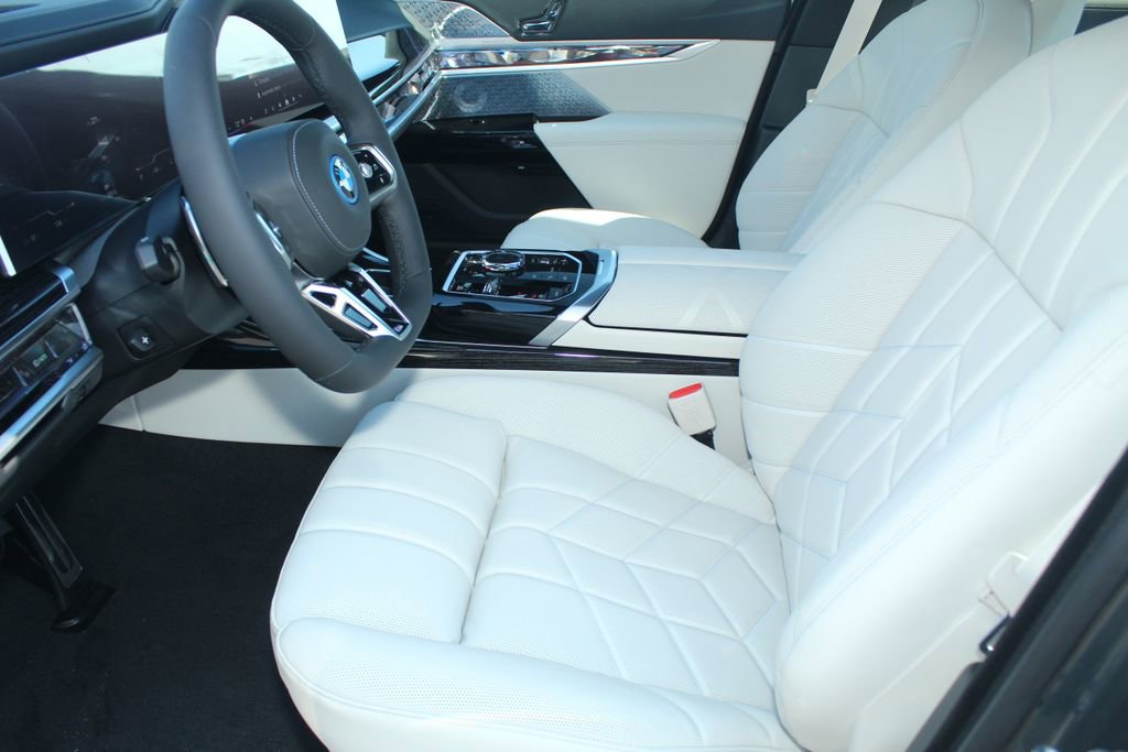 New 2026 BMW i7 xDrive60 w/ Executive Package AWD/4WD image 19