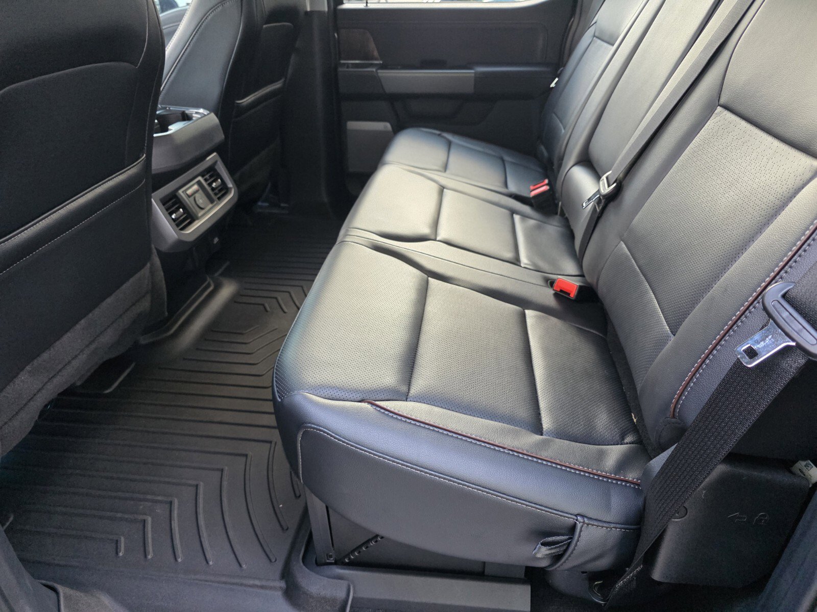 Used 2024 Ford F250 Lariat w/ Lariat Ultimate Package image 14