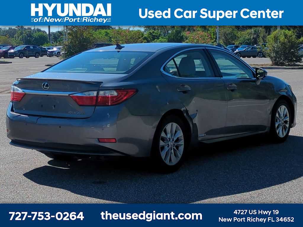 Used 2013 Lexus ES 300h w/ Premium Pkg FWD image 5