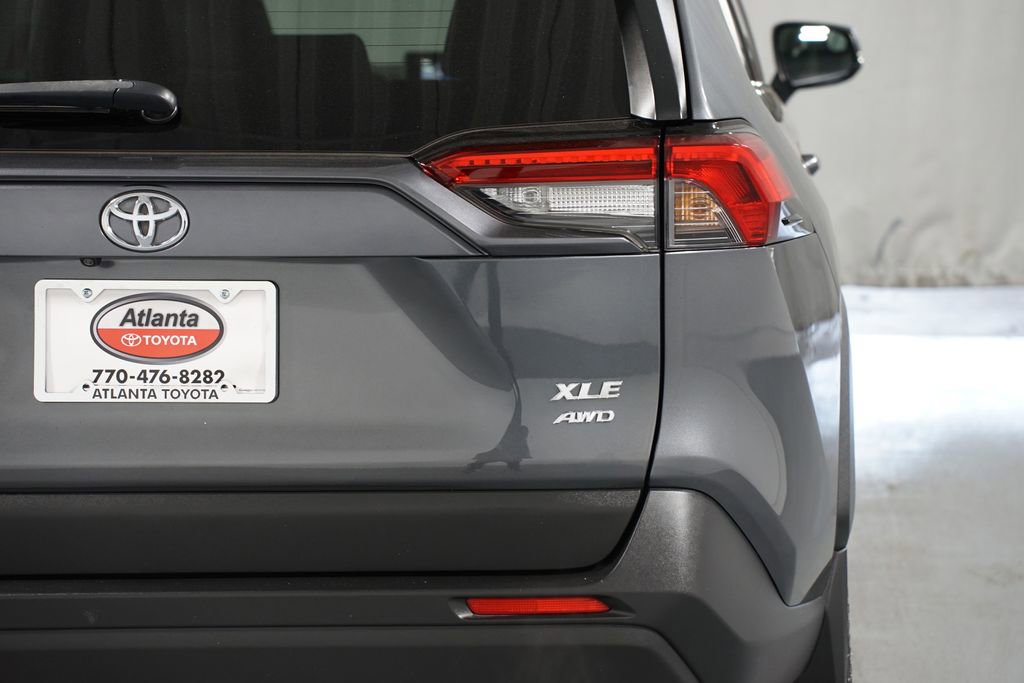 Used 2020 Toyota RAV4 XLE image 10
