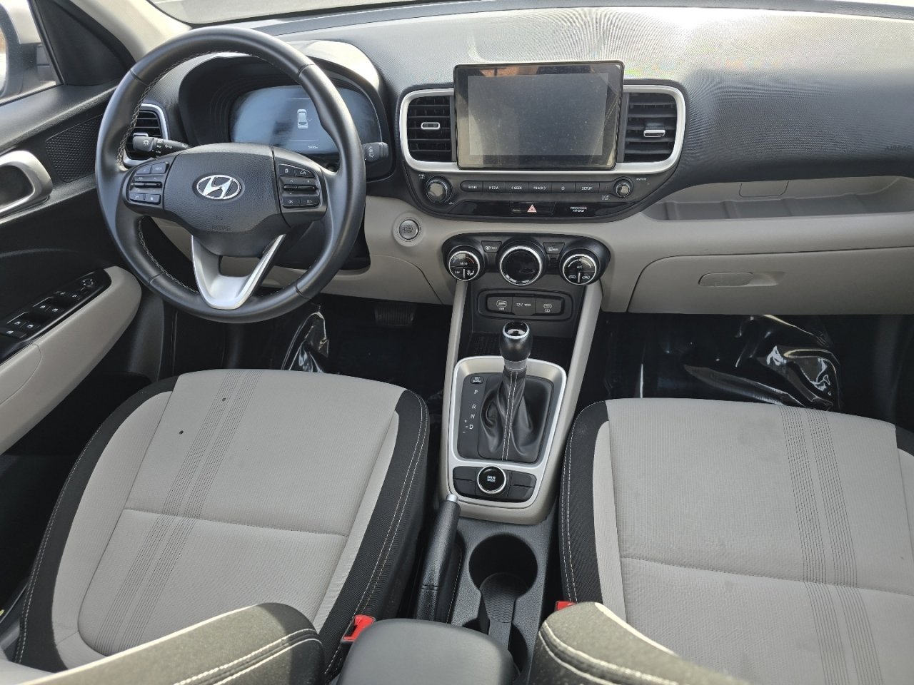 Used 2025 Hyundai Venue SEL image 20