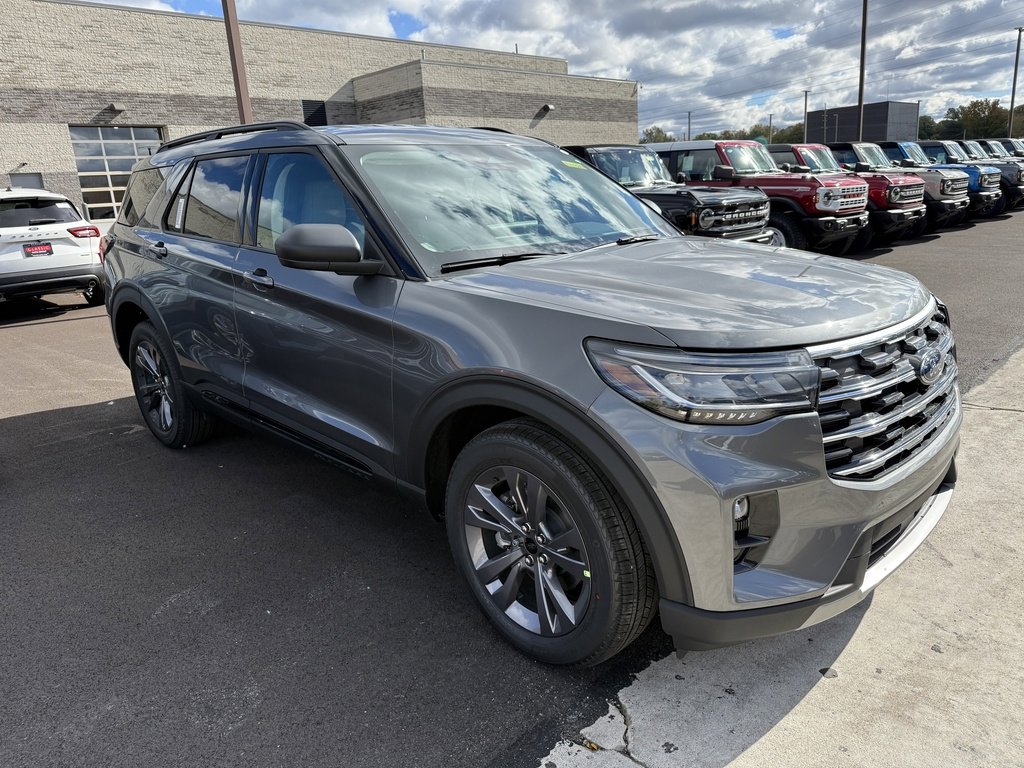 New 2026 Ford Explorer Active w/ Active Comfort Package image 3