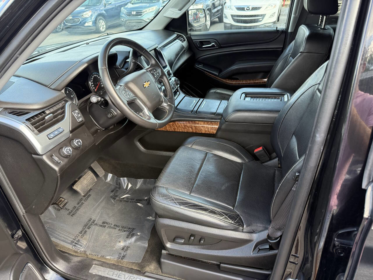 Used 2017 Chevrolet Suburban Premier image 4