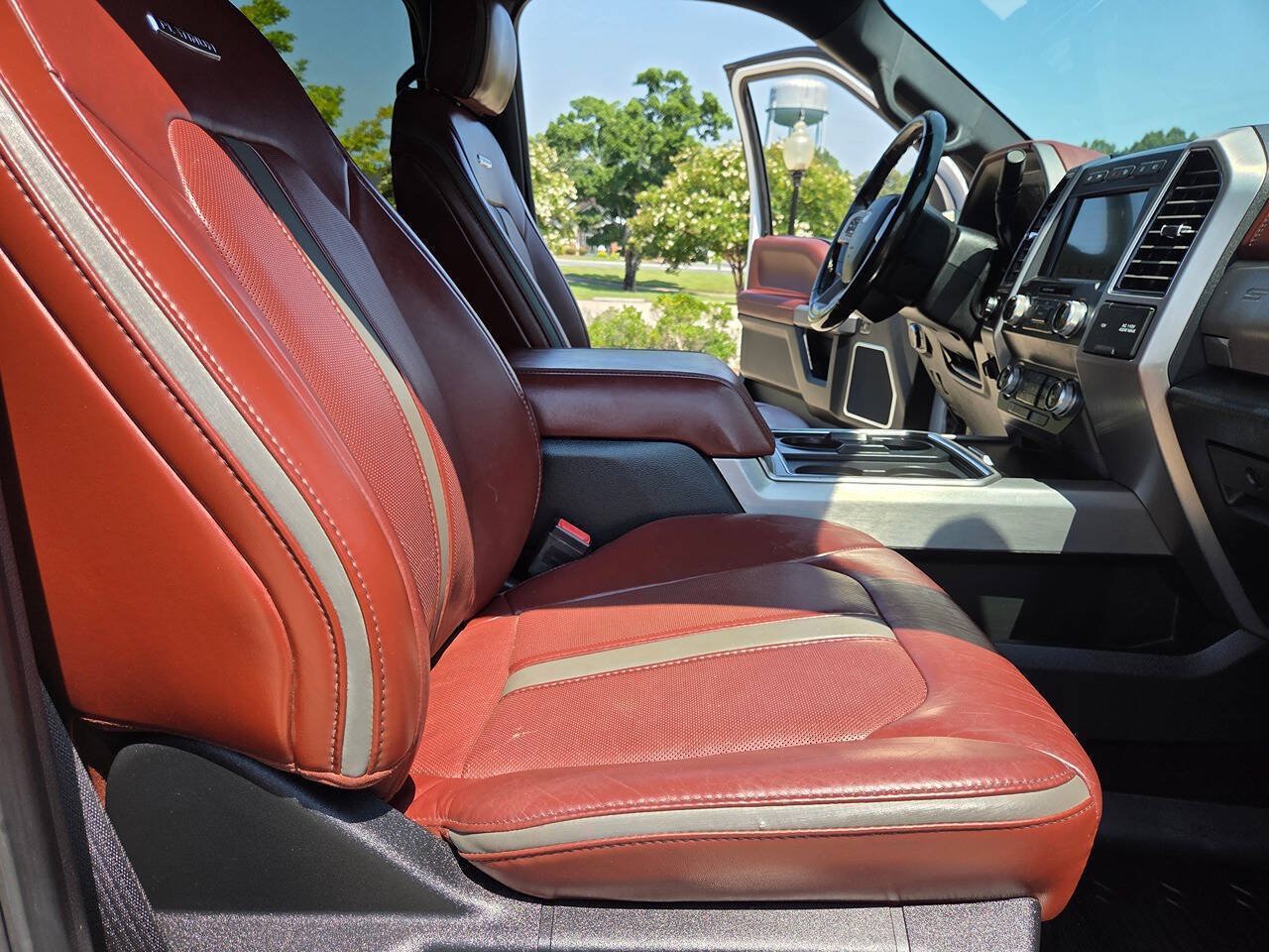 Used 2019 Ford F250 Platinum w/ Platinum Ultimate Package AWD/4WD image 10