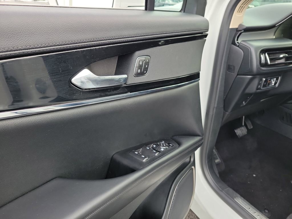 Certified 2023 Lincoln Nautilus AWD w/ Premium Package image 19