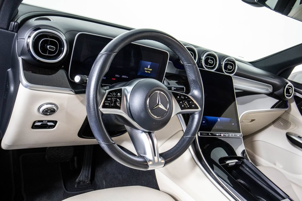 Used 2025 Mercedes-Benz GLC 300 image 18