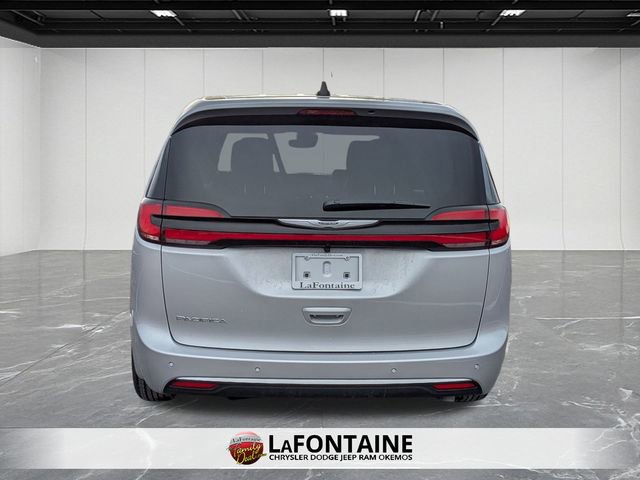 New 2026 Chrysler Pacifica Select image 4
