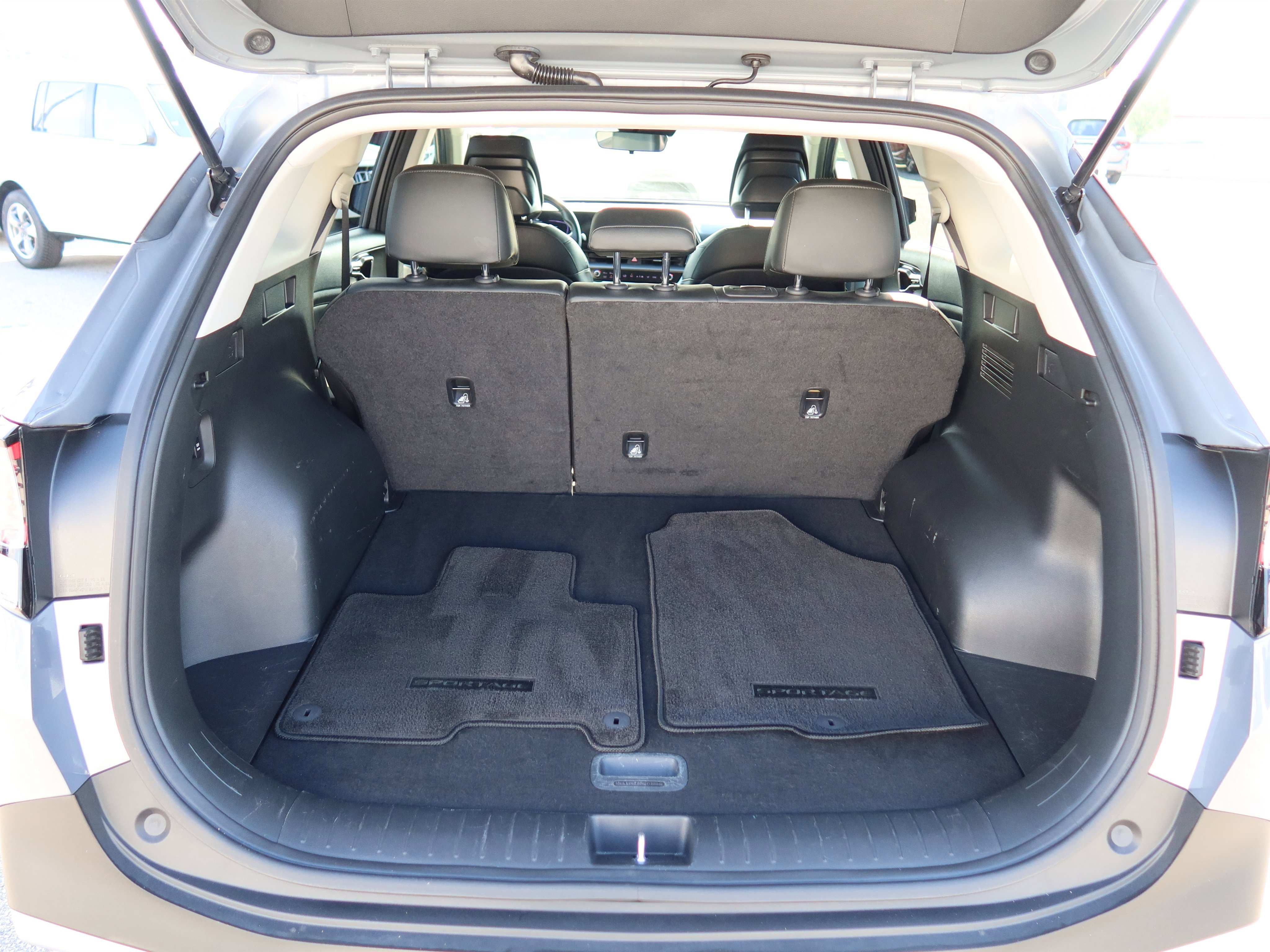 Used 2023 Kia Sportage EX image 6