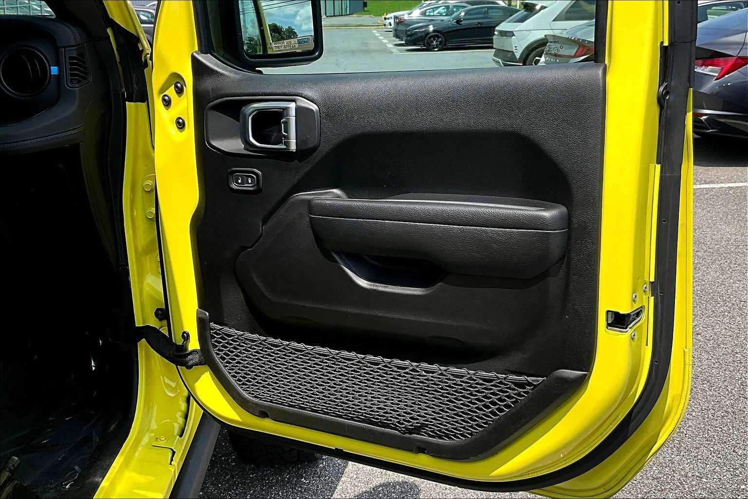 Used 2024 Jeep Wrangler Unlimited Rubicon 4xe image 22