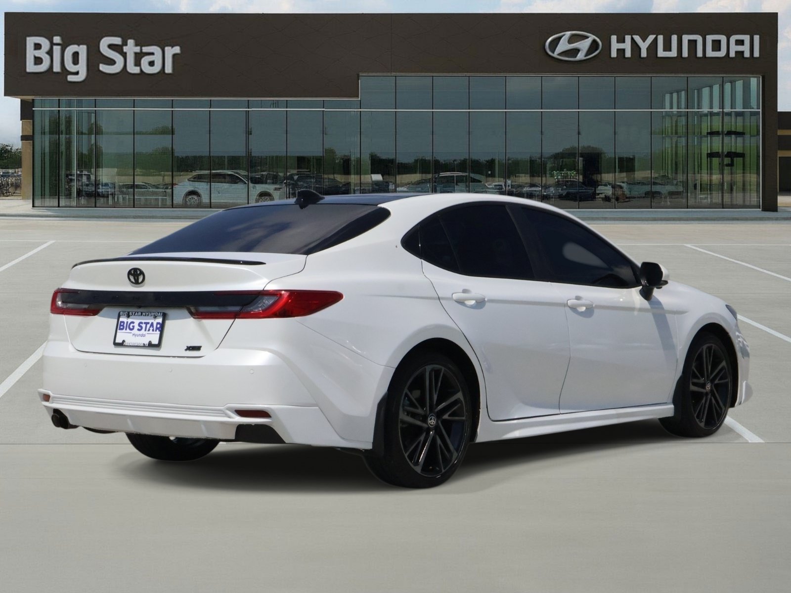 Used 2025 Toyota Camry XSE w/ Premium Plus Package FWD image 4