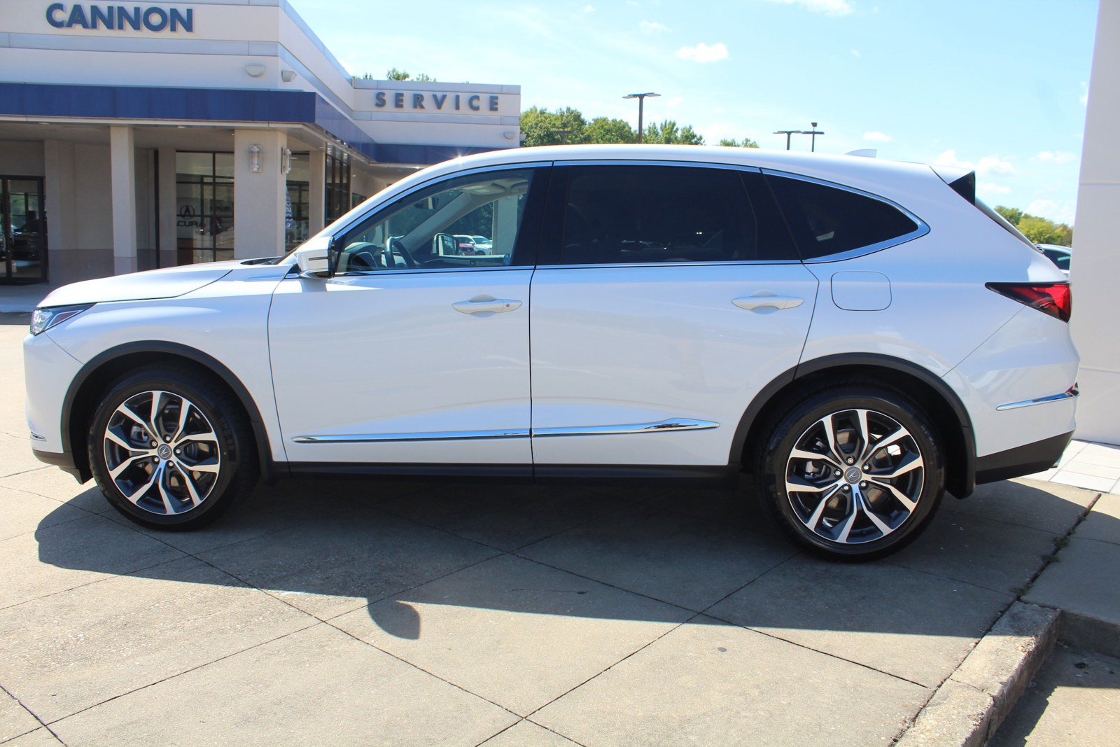 Certified 2023 Acura MDX w/ Technology Package FWD image 7