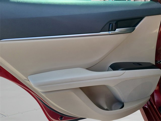 Used 2022 Toyota Camry LE image 16