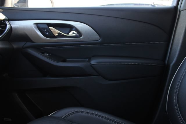 Used 2023 Chevrolet Traverse Premier w/ Redline Edition AWD/4WD image 25